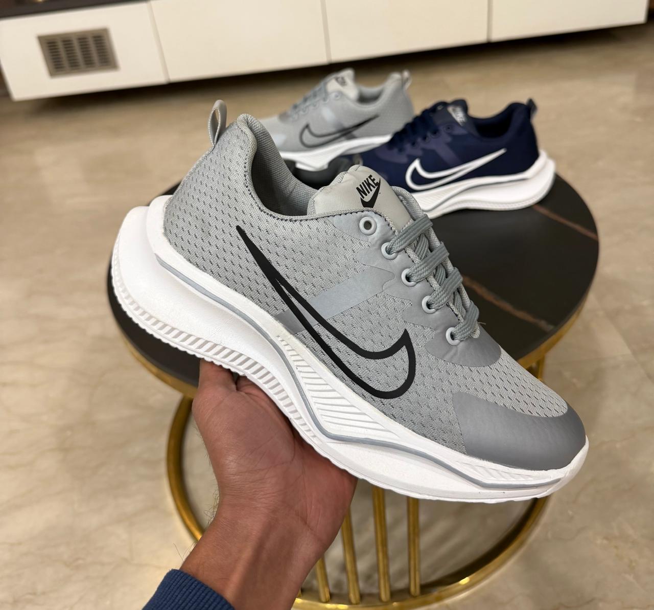 Men’s Lightweight Mesh Running Shoes