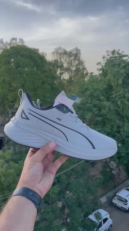 Running Shoes – Lightweight Comfort & Everyday Performance